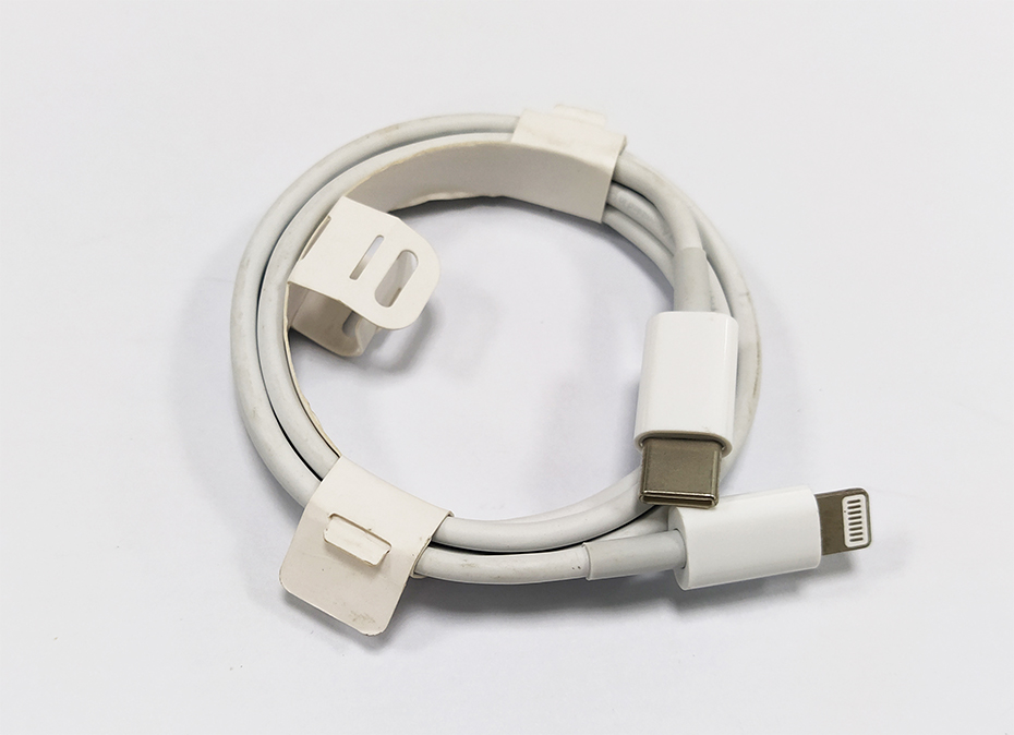 蘋果充電線生產廠家，聯(lián)鑫德誠數(shù)據(jù)線定制工廠